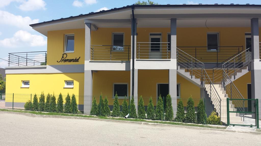 Promenad Apartmany Veľký Meder Bagian luar foto