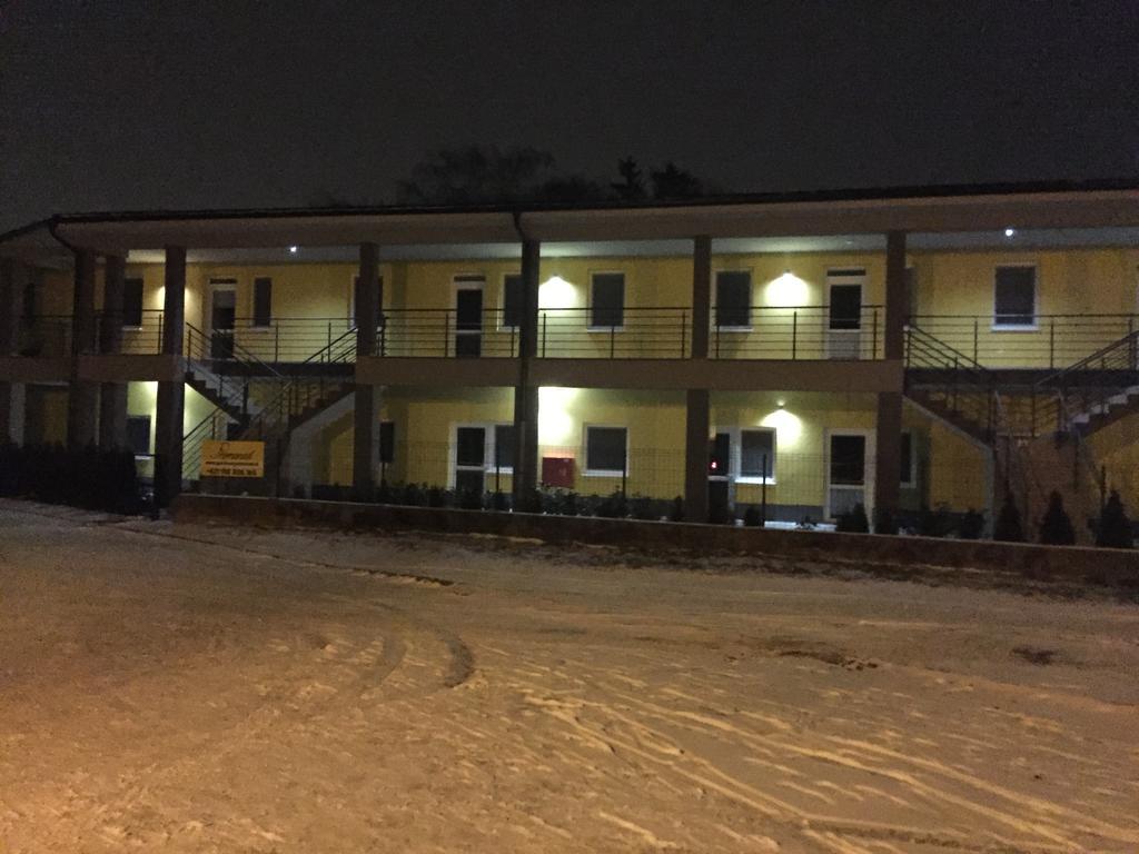 Promenad Apartmany Veľký Meder Bagian luar foto